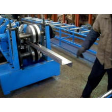 Máquina formadora de rolo de metal para perfis M de aço galvanizado PLC Panasonic Velocidade de produção 10m / min